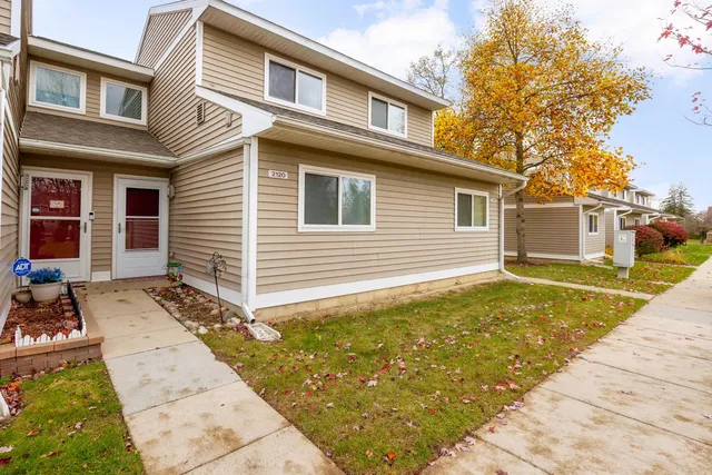 $192,780 | 2120 Stone School Circle, Ann Arbor, MI 48108