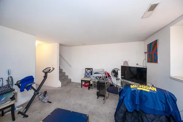 $192,780 | 2120 Stone School Circle, Ann Arbor, MI 48108