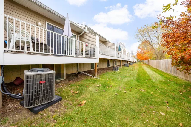 $192,780 | 2120 Stone School Circle, Ann Arbor, MI 48108