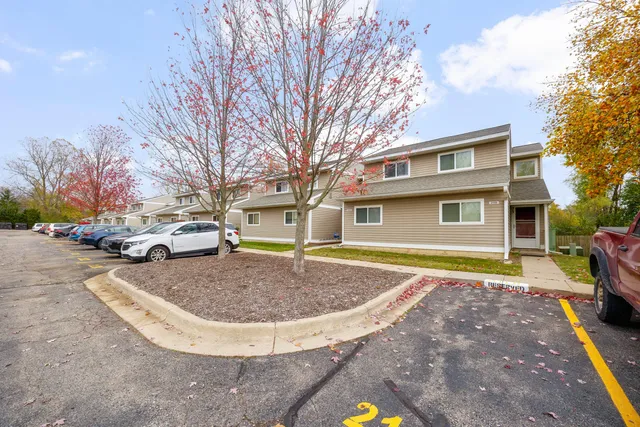 $192,780 | 2120 Stone School Circle, Ann Arbor, MI 48108