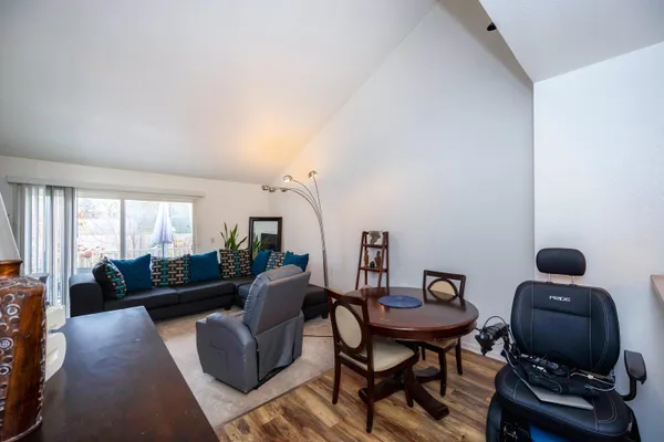 $192,780 | 2120 Stone School Circle, Ann Arbor, MI 48108