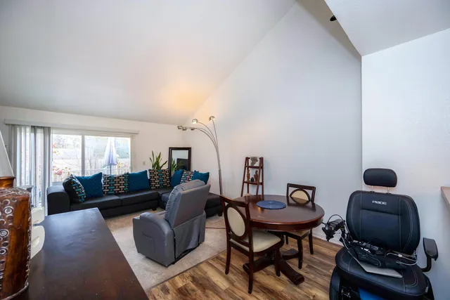 $192,780 | 2120 Stone School Circle, Ann Arbor, MI 48108