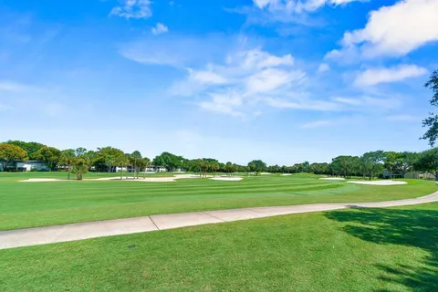 $109,900 | 4 Stratford Drive East, Unit B, Boynton Beach, FL 33436