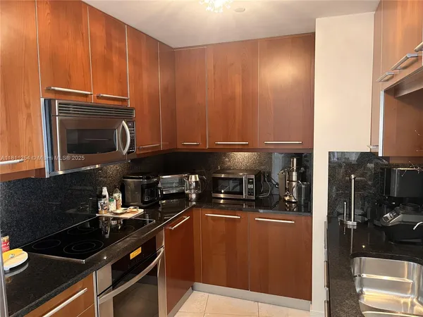 a view of roof view with city view