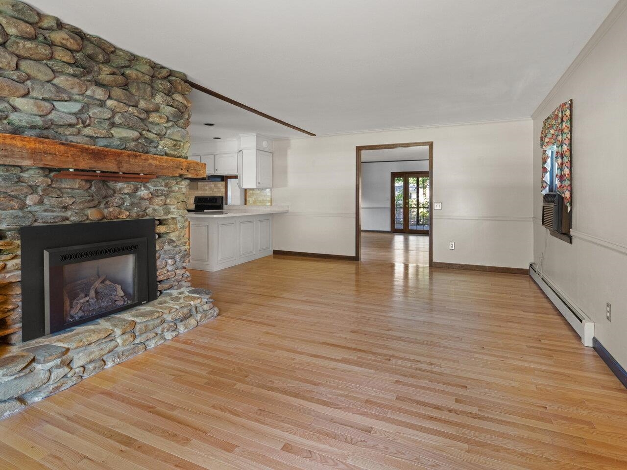 94 Robin Road Colchester, VT 05446 - Photo 5 of 40 Gallery Image 5