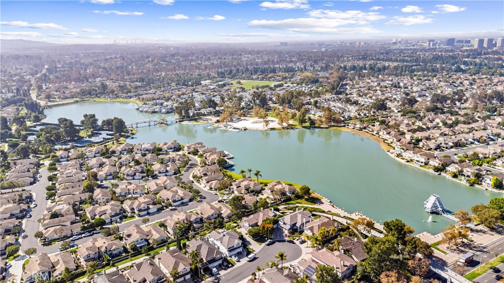 39 Foxboro Irvine, CA 92614 - Photo 29 of 32 South Lake