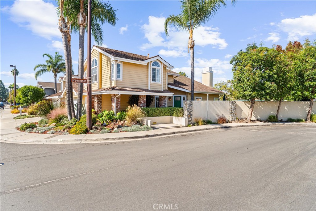 39 Foxboro Irvine, CA 92614 - Photo 4 of 32 39 Foxboro