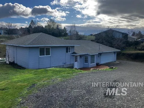 $380,000 | 2360 Rolling Hills Drive, Clarkston, WA 99403