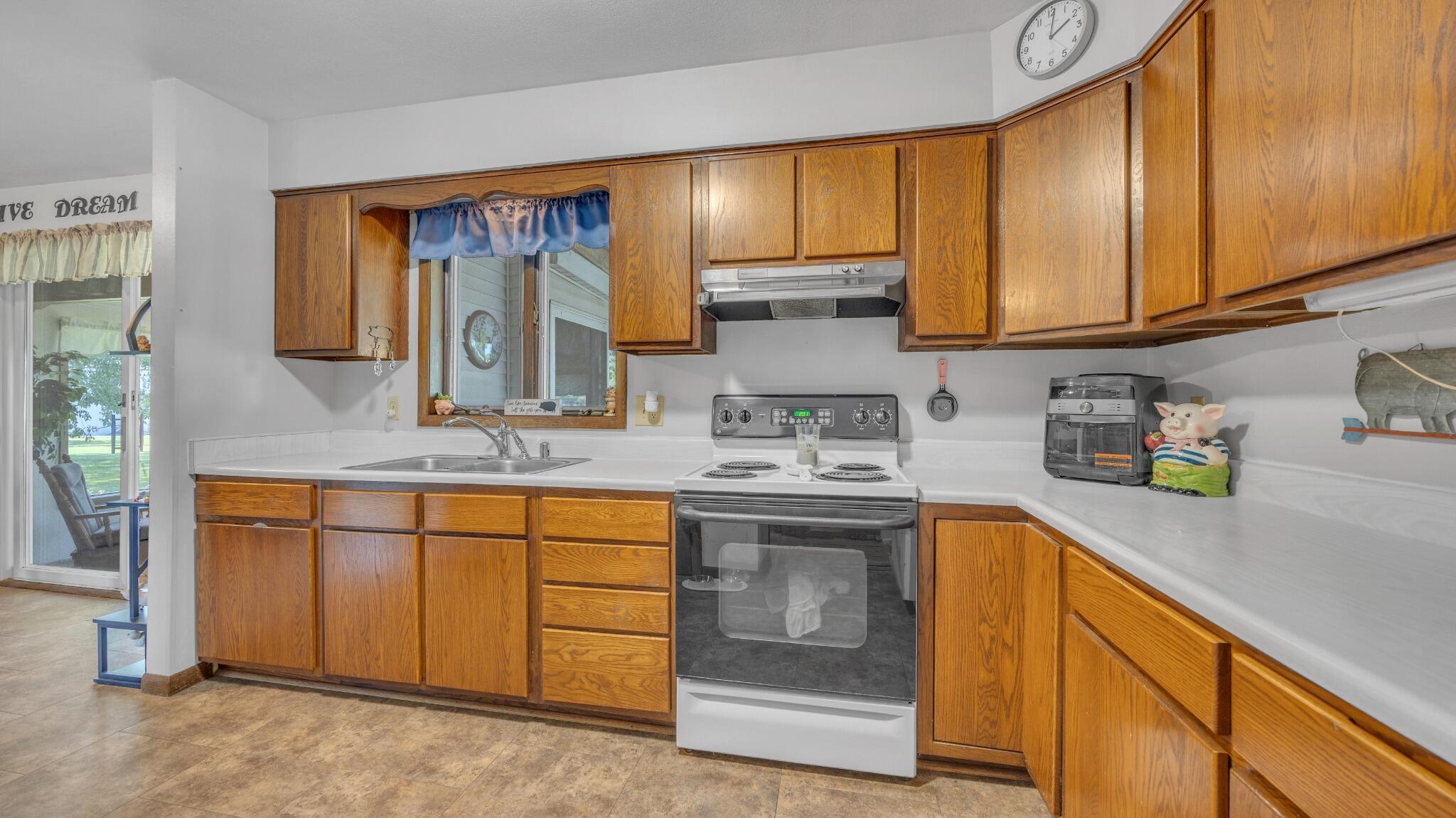 6973 Kenyon Road Byron, WI 53065 - Photo 12 of 28 Kitchen Alternate View - W6973 Kenyon Ro