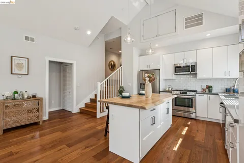 $1,095,000 | 3424 Richmond Boulevard, Oakland, CA 94611