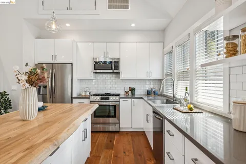 $1,095,000 | 3424 Richmond Boulevard, Oakland, CA 94611