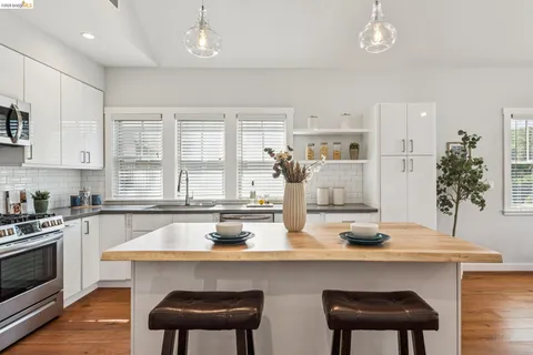 $1,095,000 | 3424 Richmond Boulevard, Oakland, CA 94611