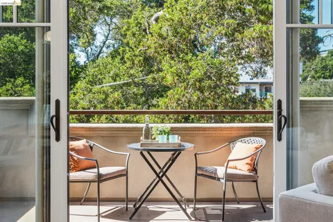 $1,095,000 | 3424 Richmond Boulevard, Oakland, CA 94611