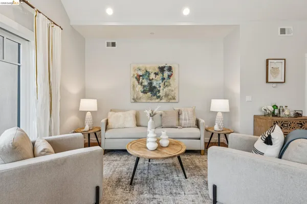 $1,095,000 | 3424 Richmond Boulevard, Oakland, CA 94611