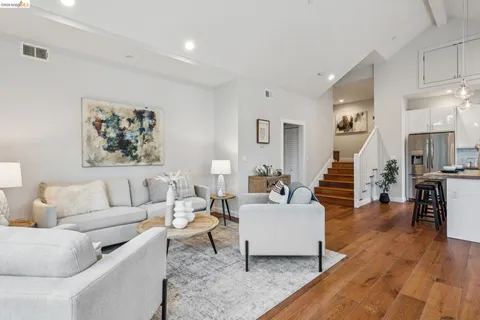 $1,095,000 | 3424 Richmond Boulevard, Oakland, CA 94611