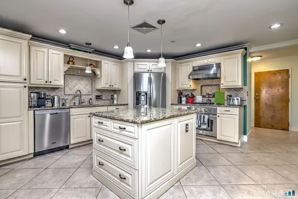 $699,999 | 12 Naugatuck Avenue, Unit A7, Milford, CT 06460