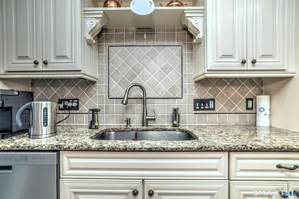 $699,999 | 12 Naugatuck Avenue, Unit A7, Milford, CT 06460