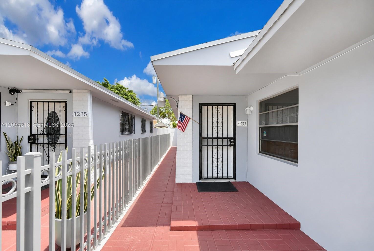 3233 Southwest 25th Street, Unit 2 Miami, FL 33133 - Photo 1 of 23 Gallery Image 1