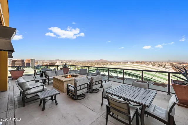 $649,500 | 310 South 4th Street, Unit 1710, Phoenix, AZ 85004