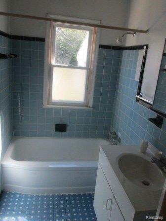 9072 Heyden Detroit, MI 48228 - Photo 15 of 23 15-Bathroom.JPG
