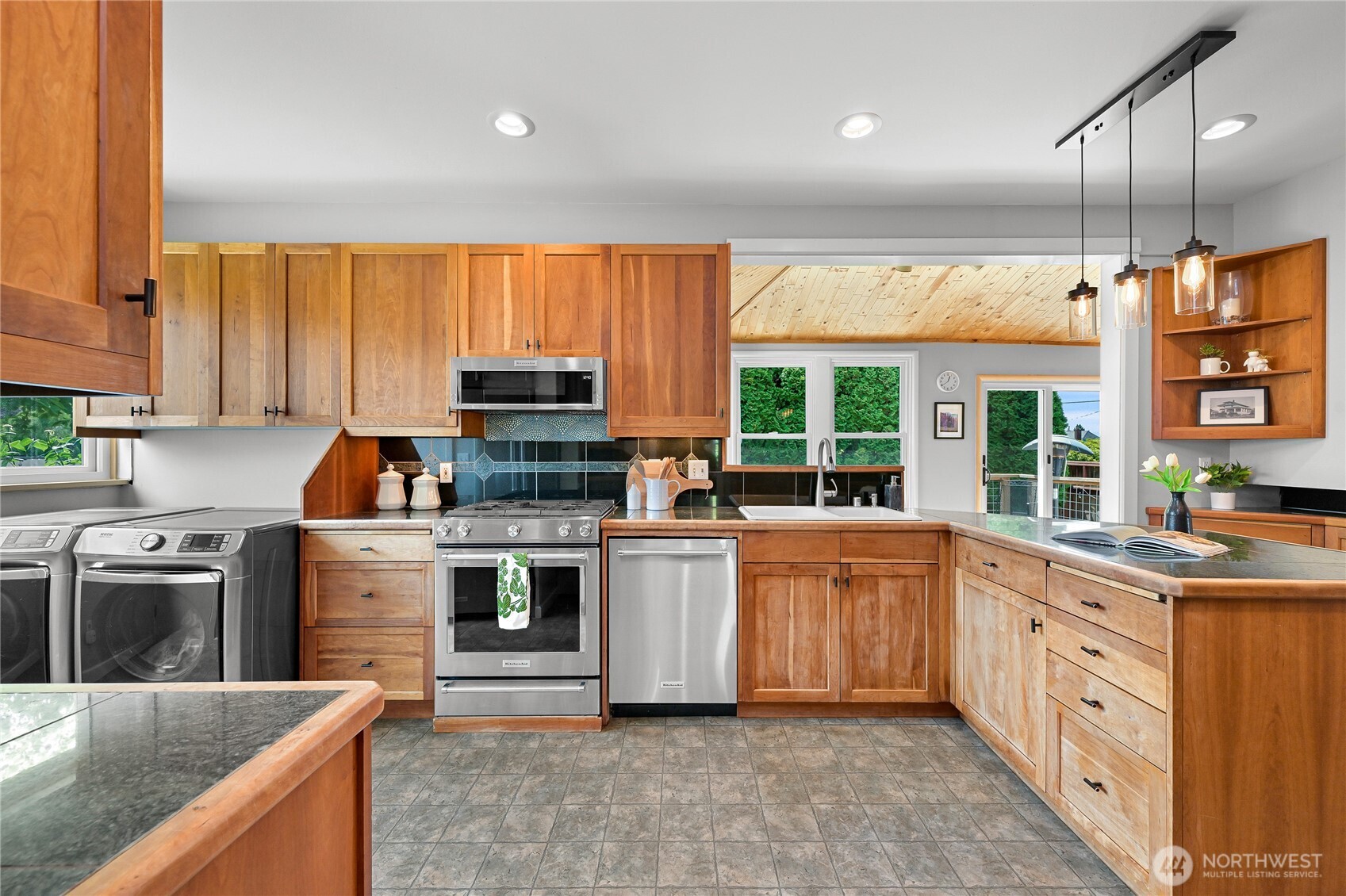2600 Hampton Place Bellingham, WA 98225 - Photo 12 of 38