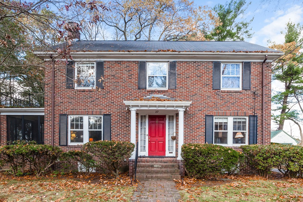 27 Samoset Road Newton, MA 02468 - Photo 1 of 18 front view of a house