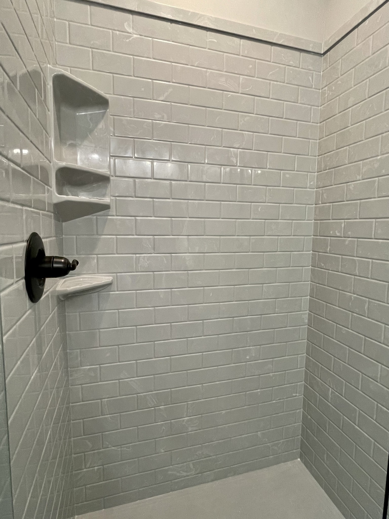 1460 Fall River Road Lawrenceburg, TN 38464 - Photo 15 of 31 a bathroom with a shower