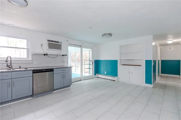 $499,999 | 1150 Plainfield Pike, Coventry, RI 02827