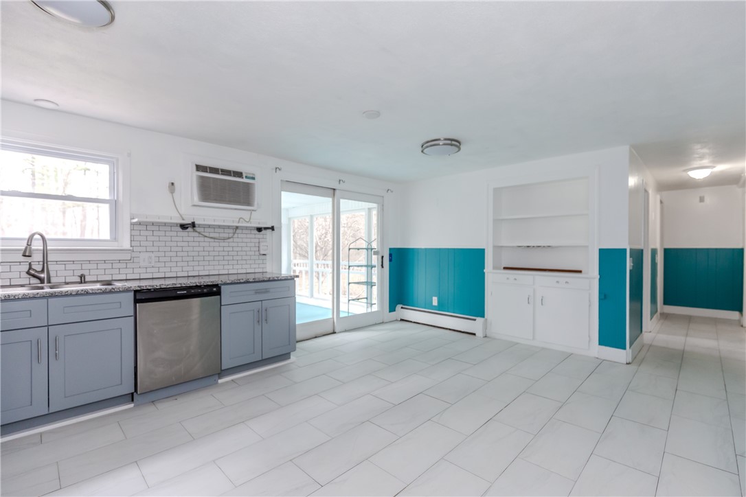 1150 Plainfield Pike Coventry, RI 02827 - Photo 6 of 30 Kitchen/Dining Area