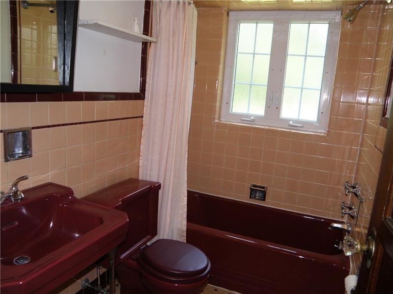 1310-1312 Cochran Road Pittsburgh, PA 15243 - Photo 4 of 17 Gallery Image 4