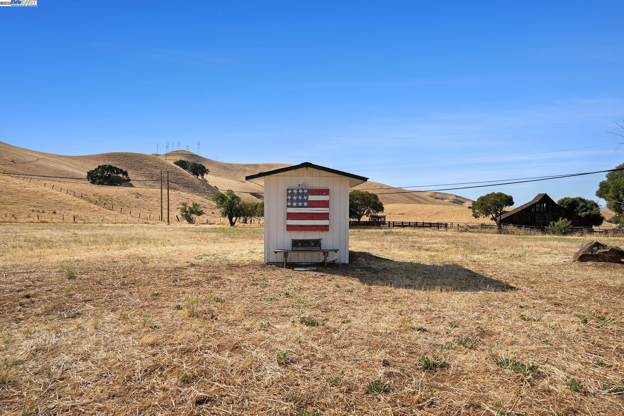 5799 Nortonville Road Pittsburg, CA 94565 - Photo 52 of 59 a view of a house with a snow in the background