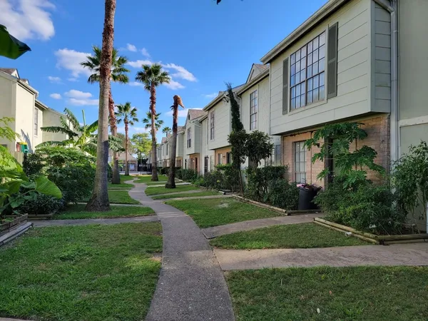 $1,300 | 8714 Victorian Village Drive, Unit 8, Houston, TX 77071