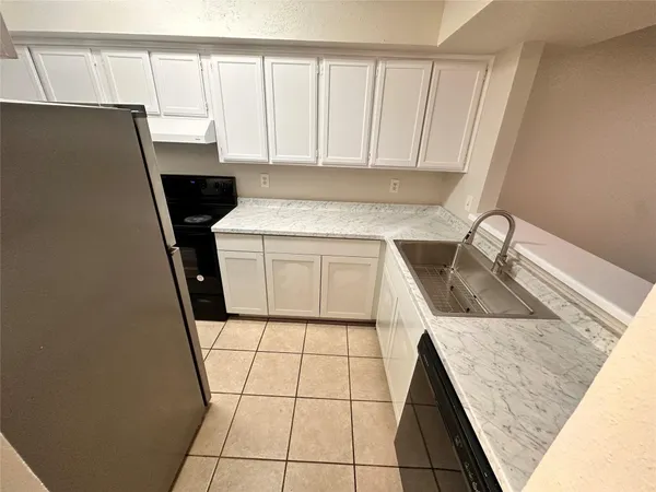 $1,300 | 8714 Victorian Village Drive, Unit 8, Houston, TX 77071