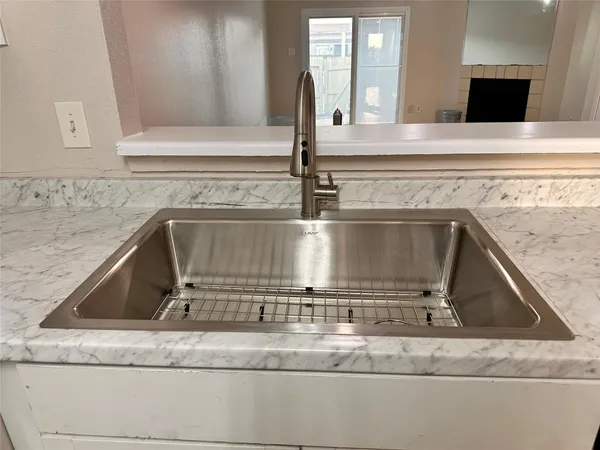 $1,300 | 8714 Victorian Village Drive, Unit 8, Houston, TX 77071