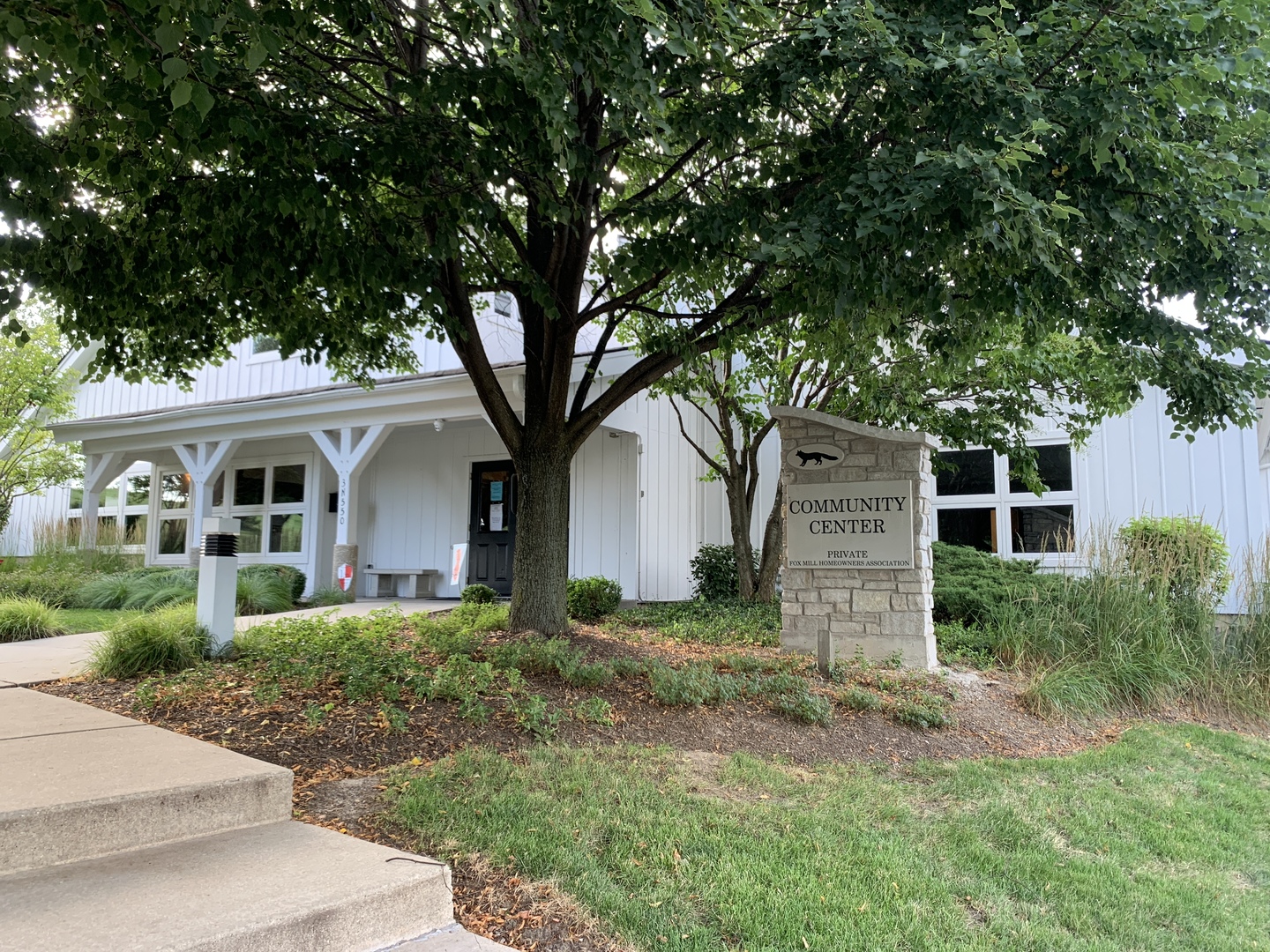 39W599 Walt Whitman Road St. Charles, IL 60175 - Photo 47 of 74 front view of a house with a yard