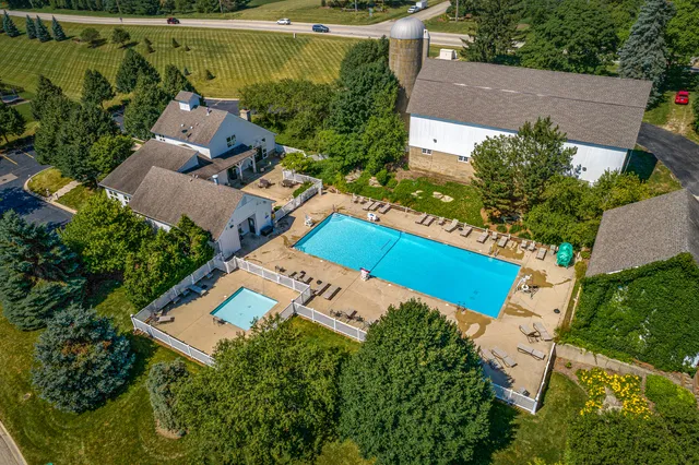 $1,100,000 | 39W599 Walt Whitman Road, St. Charles, IL 60175