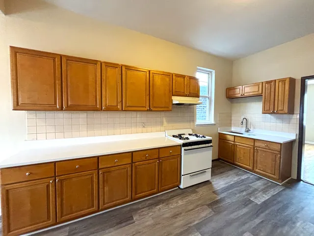 $1,800 | 3003 North Ashland Avenue, Unit 3, Chicago, IL 60657