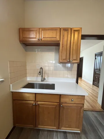 $1,800 | 3003 North Ashland Avenue, Unit 3, Chicago, IL 60657