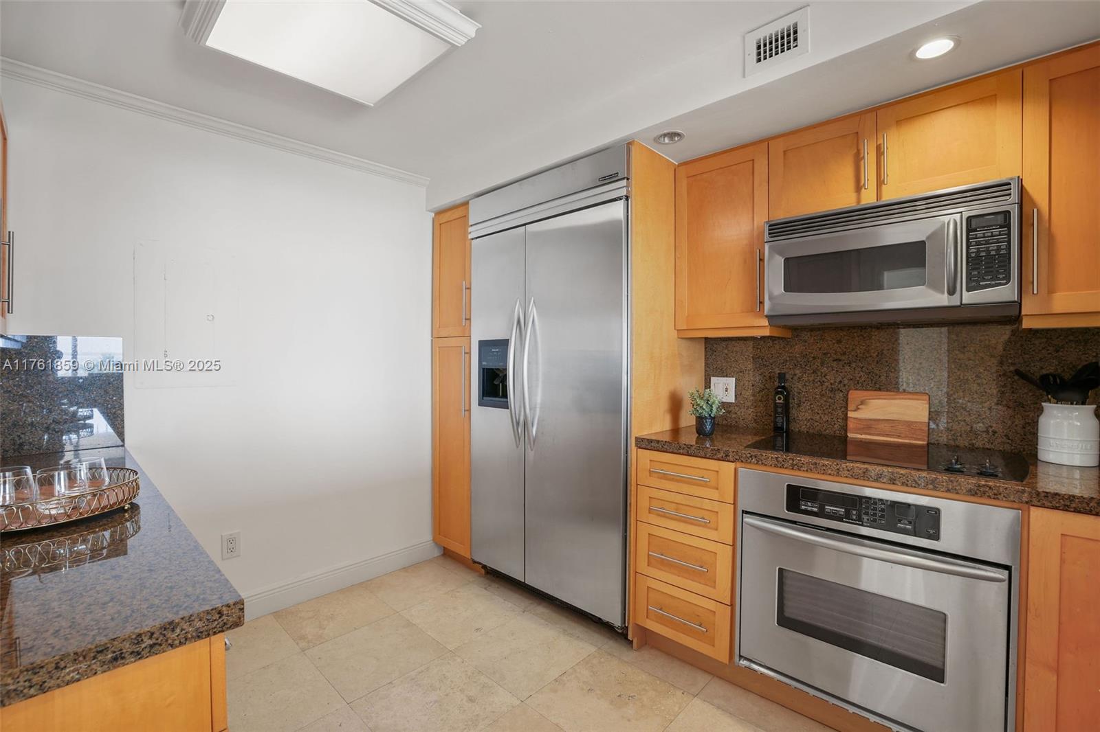 2 Grove Isle Drive, Unit B503 Miami, FL 33133 - Photo 12 of 41