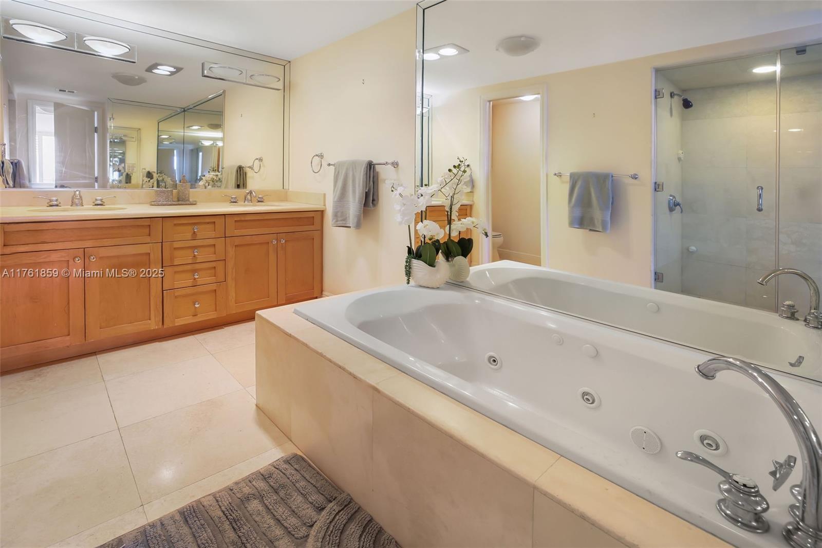 2 Grove Isle Drive, Unit B503 Miami, FL 33133 - Photo 17 of 41