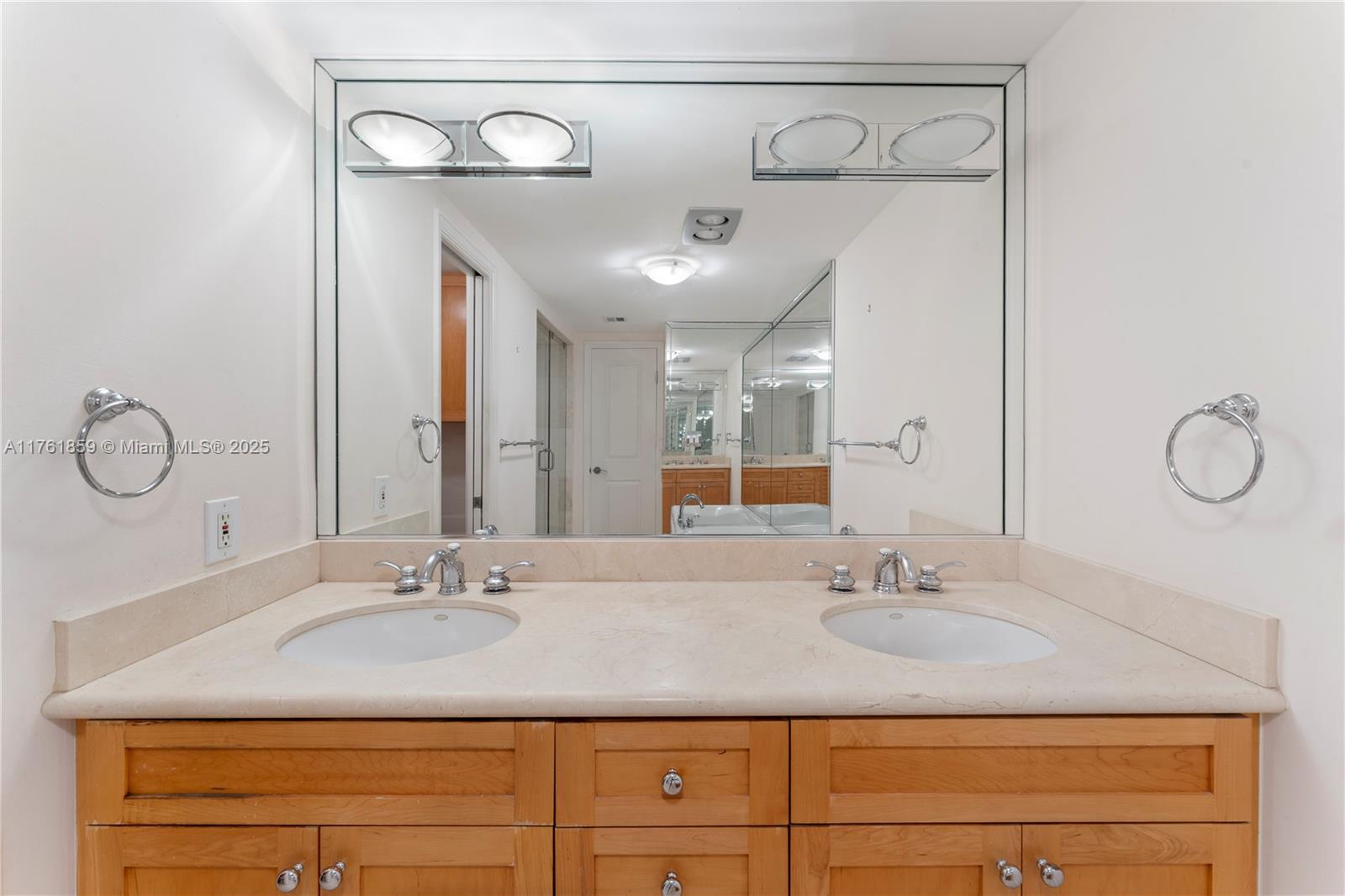 2 Grove Isle Drive, Unit B503 Miami, FL 33133 - Photo 19 of 41