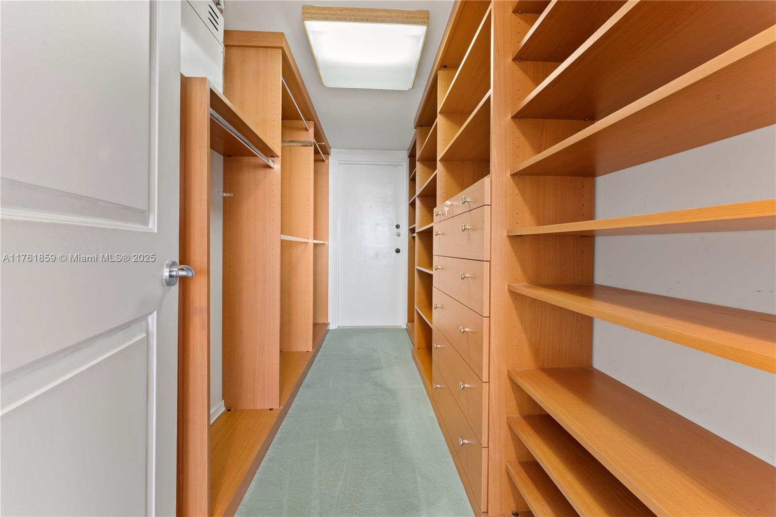 2 Grove Isle Drive, Unit B503 Miami, FL 33133 - Photo 21 of 41