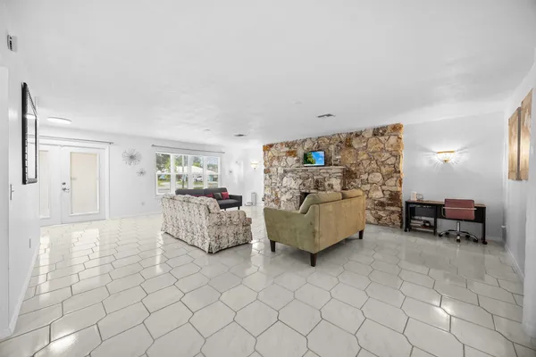 $2,700 | 1742 West Terrace Drive, Lake Worth Beach, FL 33460