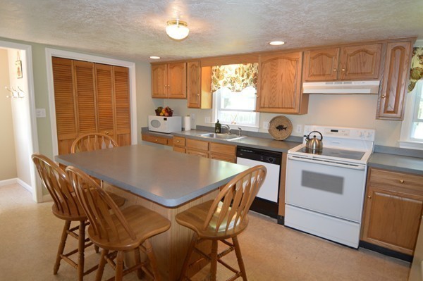 44 Van Kleeck Road Millis, MA 02054 - Photo 9 of 30 Gallery Image 9