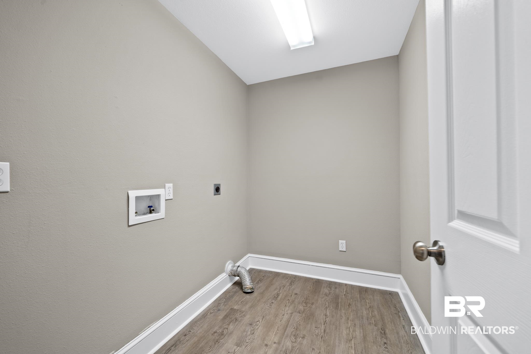 4586 Spinnaker Way Orange Beach, AL 36561 - Photo 19 of 37 Laundry Room