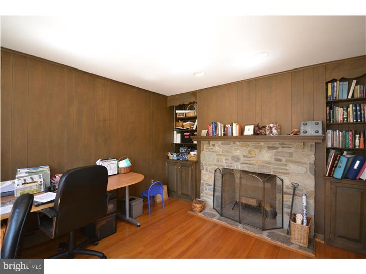 2322 Deer Path Road Huntingdon Valley, PA 19006 - Photo 2 of 25 Office / Study