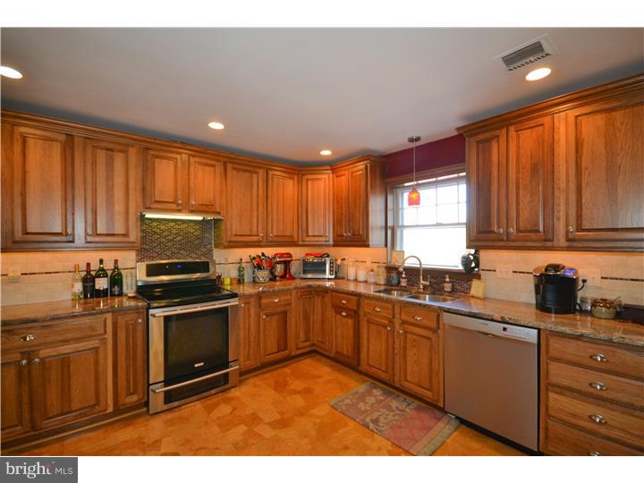 2322 Deer Path Road Huntingdon Valley, PA 19006 - Photo 10 of 25 Kitchen