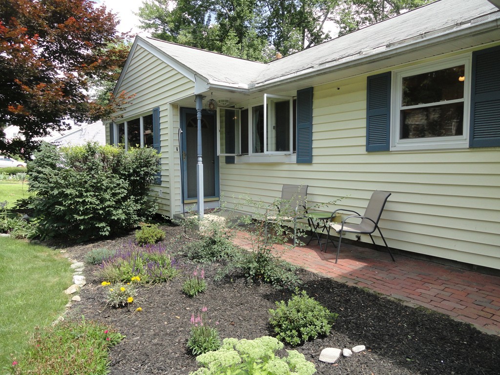 12 Birchwood Road Rutland, MA 01543 - Photo 2 of 27