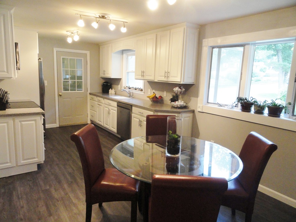 12 Birchwood Road Rutland, MA 01543 - Photo 4 of 27