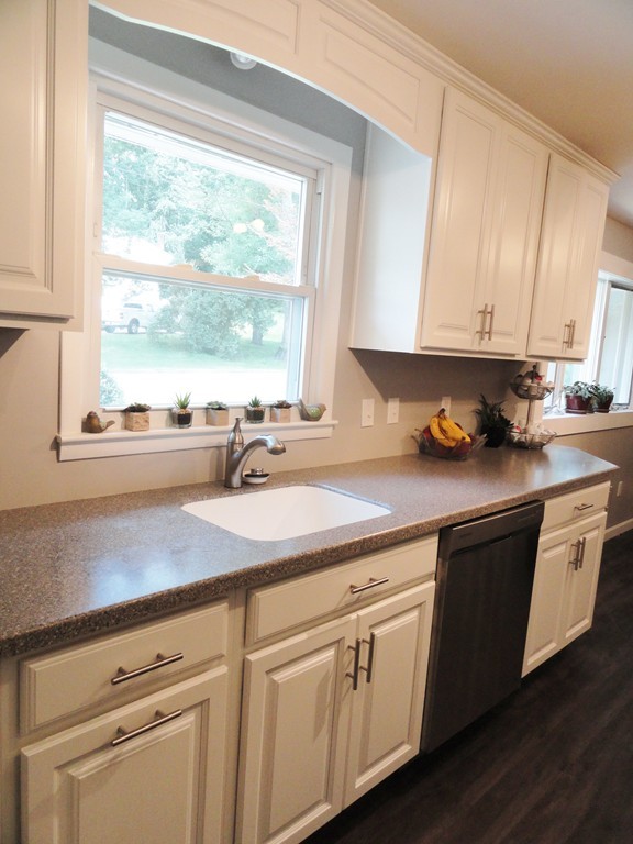12 Birchwood Road Rutland, MA 01543 - Photo 6 of 27
